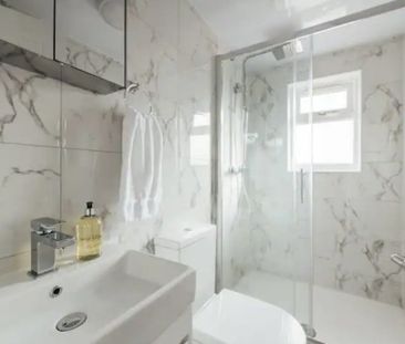 1 Bed Flat, Seymour Gardens, IG1 - Photo 6