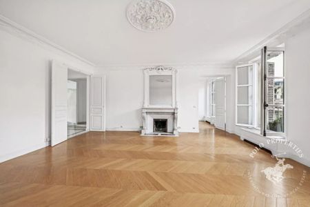 Etage élevé avec balcon et vue Tour Eiffel- Matignon - Photo 3