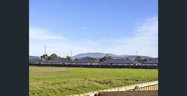 Modern Unit in Heart of Sorell - Photo 1