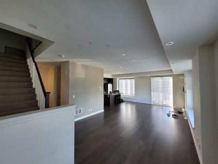 For Lease - 70 Eastwood Park Gardens Unit# 20, Toronto, Ontario - Photo 2