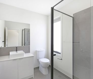 8 Bias Way, Hoppers Crossing VIC 3029 - Townhouse For Rent | Domain - Photo 5