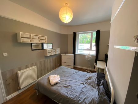 4 Bed Terraced House, Nicander Road, L18 - Photo 4