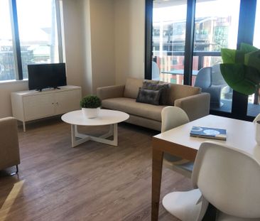 Spacious Two Bedroom Apartment in Victoria Residences! - Photo 5