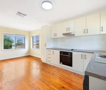 3 bedroom Family Home - Photo 6