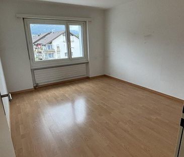4.5-Zimmer-Wohnung mit Weitblick - zentral & modern - Foto 3