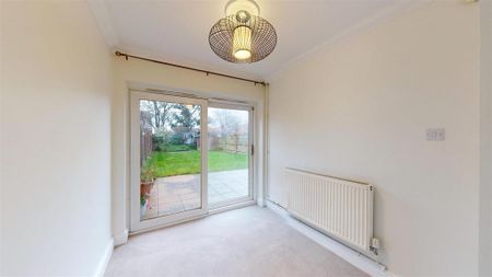 3 bedroom semi-detached house to rent - Photo 2