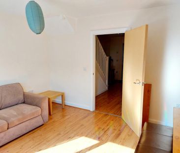 2 bedroom terraced house to rent - Photo 2
