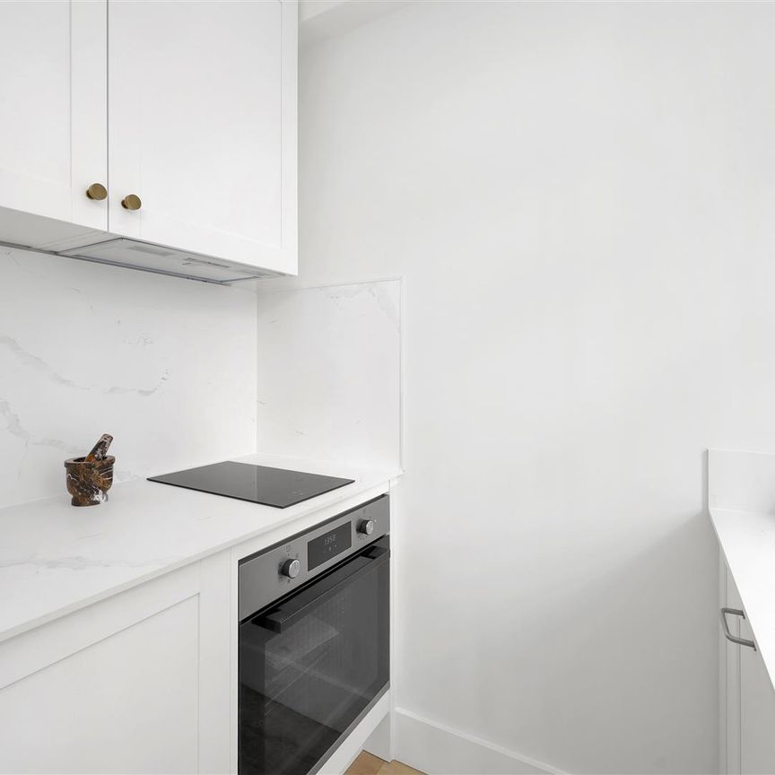 Ashley Court, Victoria - Photo 1