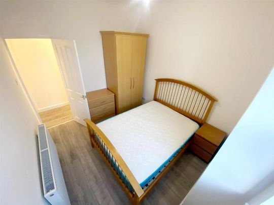 3 bedroom flat to rent - Photo 1