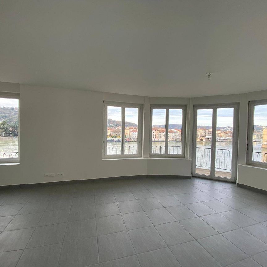 Location appartement rénové 4 pièces 101.8 m² à Vienne (38200) 4 - Photo 1