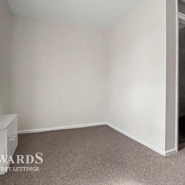 2 bedroom maisonette to rent - Photo 1