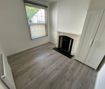 4 bedroom terraced house to rent - Photo 3