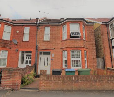 1 bedroom in a house share to rent - Photo 3