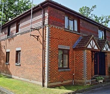 Oriental Road, Woking - Photo 2