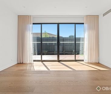 Brand New Bayside Luxury Living – Walk to Beach & Station - Photo 1