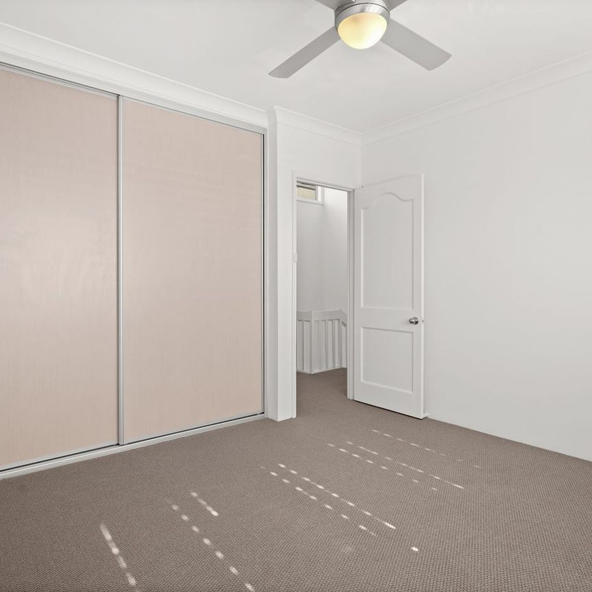 Beautifully Appointed Townhouse - Photo 1