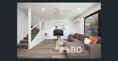 Room for Rent - Modern Townhouse Living near Airport & Beach - Photo 3