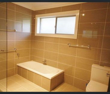 Large Home in Prime Location! - Photo 4