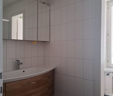 Bel appartement de 4 pièces au rez-de-chaussée surélevé au Locle - Photo 6