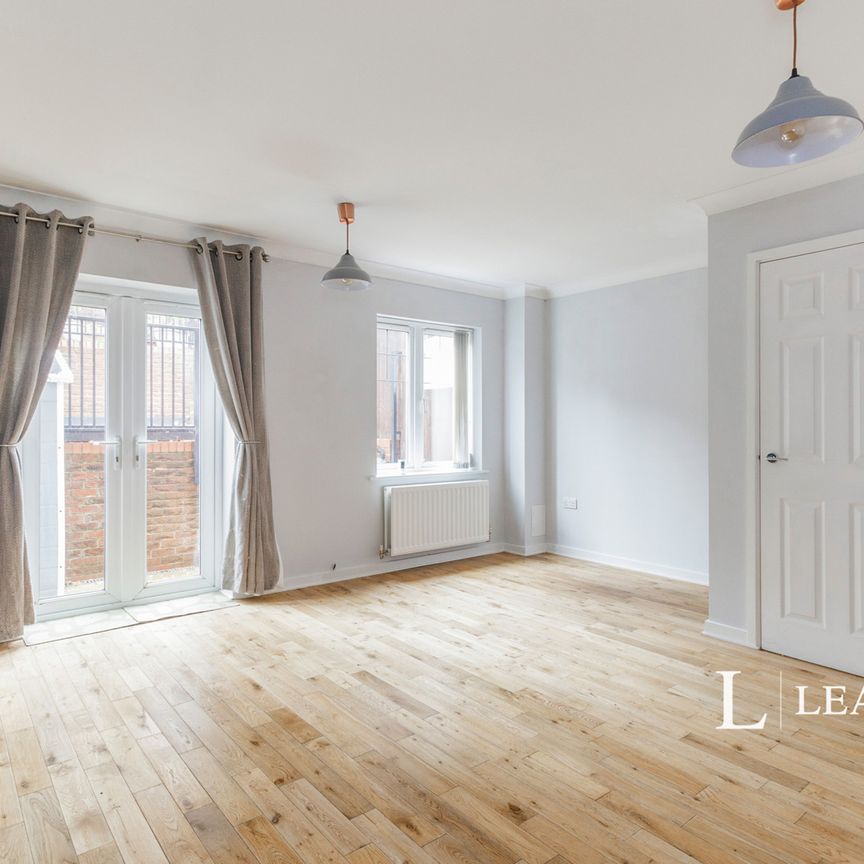 2 bedroom house to rent Chandler Way, Dorking, Surrey, RH5 - Photo 1