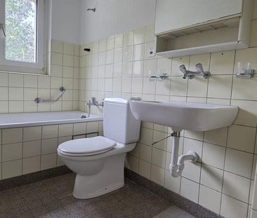 HELLE 4.5-ZIMMER-WOHNUNG MIT SONNIGEM BALKON IN LIESTAL! - Photo 3