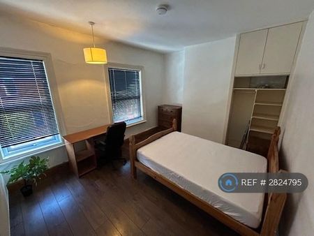 4 bedroom terraced house to rent - Photo 5