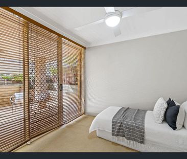 Sun-Drenched, Spacious & Convenient Living - Photo 5