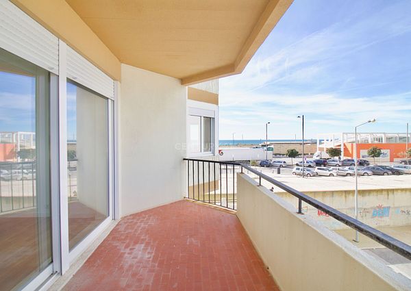 Apartamento T2 totalmente remodelado, vista mar - Costa da Caparica
