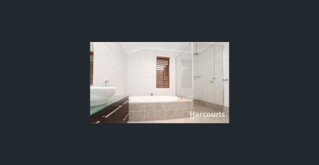 Impressive 4x2 Family Home in Sought-After Hillarys! - Photo 4