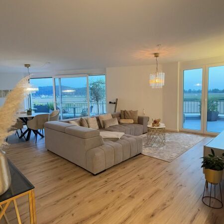 Appartement mansardé de 4,5 pièces avec une belle terrasse avec vue ! - Foto 1