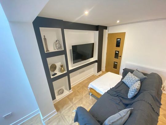 6 Bed Terraced House, Kingsway, CV2 - Photo 1