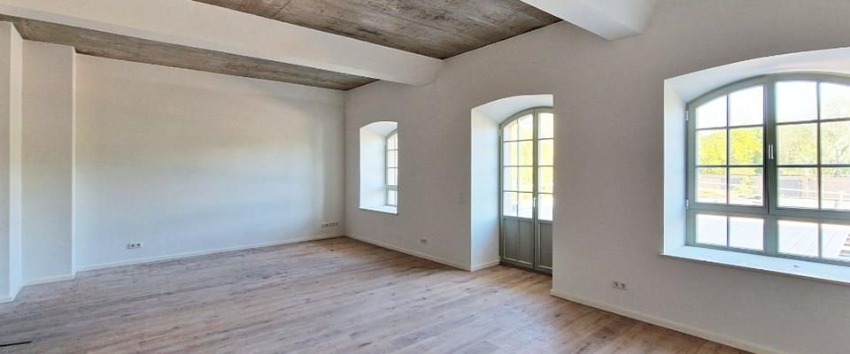 ERSTBEZUG sanierte Papierfabrik | Maisonette mit Dachterrasse und Balkon am Wasser, 2 Bädern u.v.m. - Foto 1