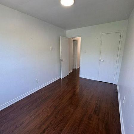 For Lease - 941A Lakeshore Road, Mississauga, Ontario - Photo 1