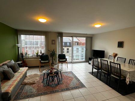 Appartement te huur met twee slaapkamers in Kortrijk. - Photo 3