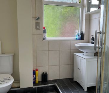 Howcotte Green, Canley, CV4 8BP - Photo 2