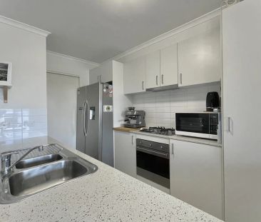 2 story, 2 bedroom apartment - Photo 4