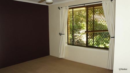 Lovely Top Floor Unit in a Convenient Elanora Location - Photo 2