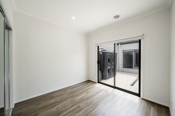 Modern 3-Bedroom Home in the Heart of Thornhill Park - Photo 1