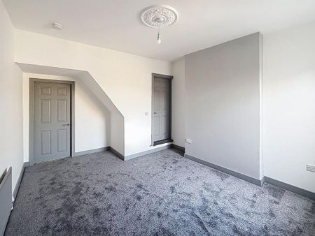 2 bedroom terraced house to rent - Photo 4