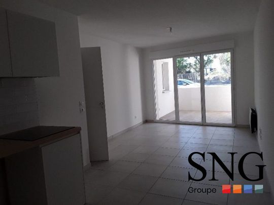 T3 AVEC TERRASSE ET DEUX PARKINGS - Photo 1