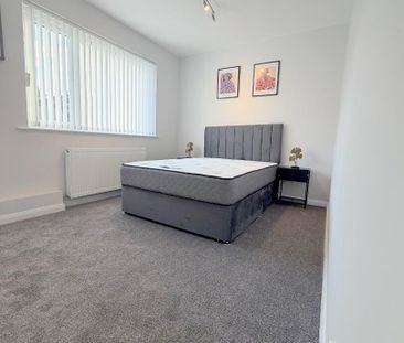 32b Queens Avenue, BT365HU, Newtownabbey - Photo 5