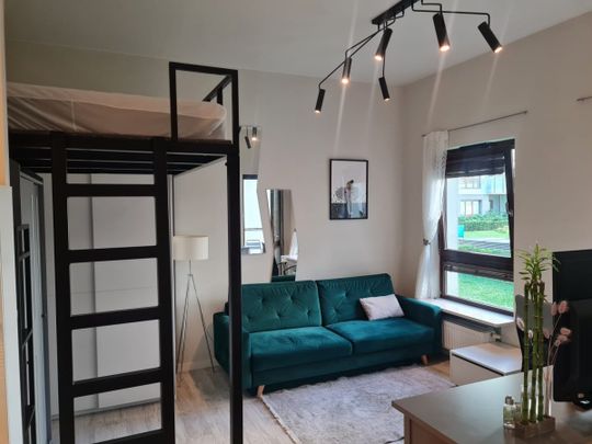 Cicha kawalerka z balkonem blisko metra 30.22 m² - Zdjęcie 1