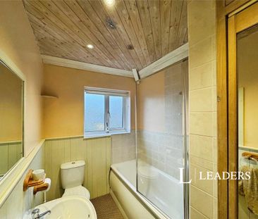 2 bedroom semi-detached house to rent - Photo 4