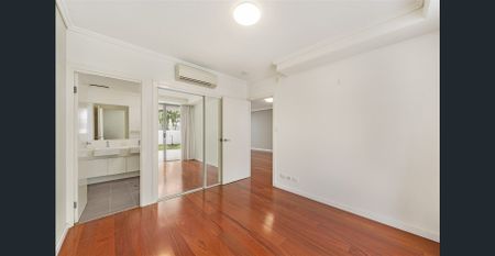 Large unique apartment - water usage included. - Photo 3