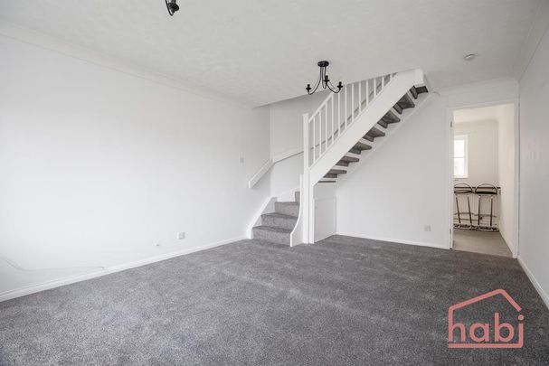 2 bedroom end of terrace house to rent - Photo 1