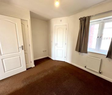 2 bedroom end of terrace house to rent - Photo 3