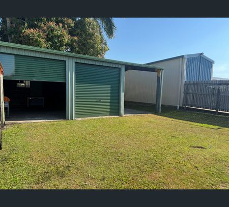 14 Schapers Road, Glenella, Qld 4740 - Photo 2
