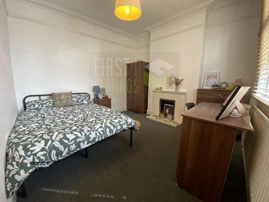 4 bedroom terraced house to rent - Photo 1