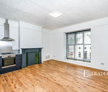 2 bedroom flat to rent - Photo 2