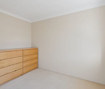 Stylish & Convenient Townhouse Living in Wembley - Viewing Monday 1... - Photo 6